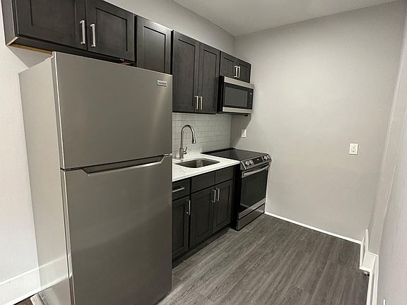 3rd image of 6601 Lincoln Dr