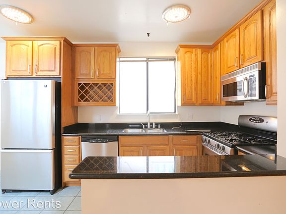 4th image of 885 Greenwich St