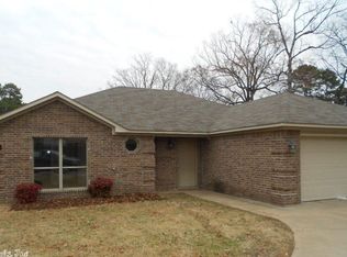 15 Johnnycake Ln, Little Rock, AR 72211