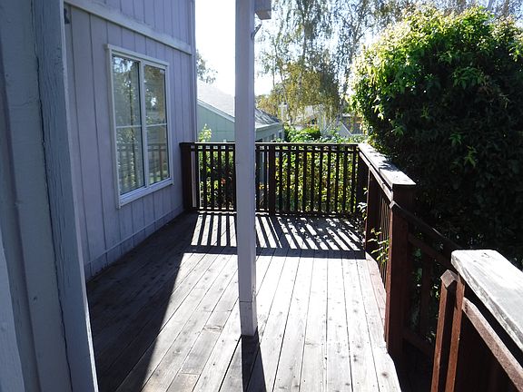 3rd image of 221 Marina Dr N