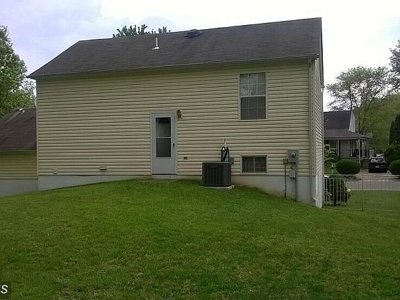 Exterior (Rear)