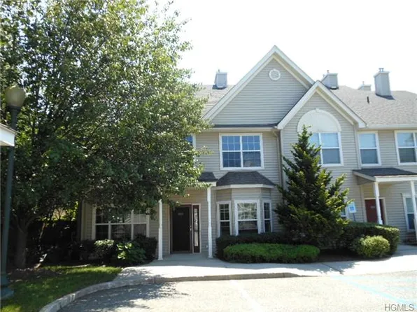 204 Battalion Dr, Stony Point, NY 10980