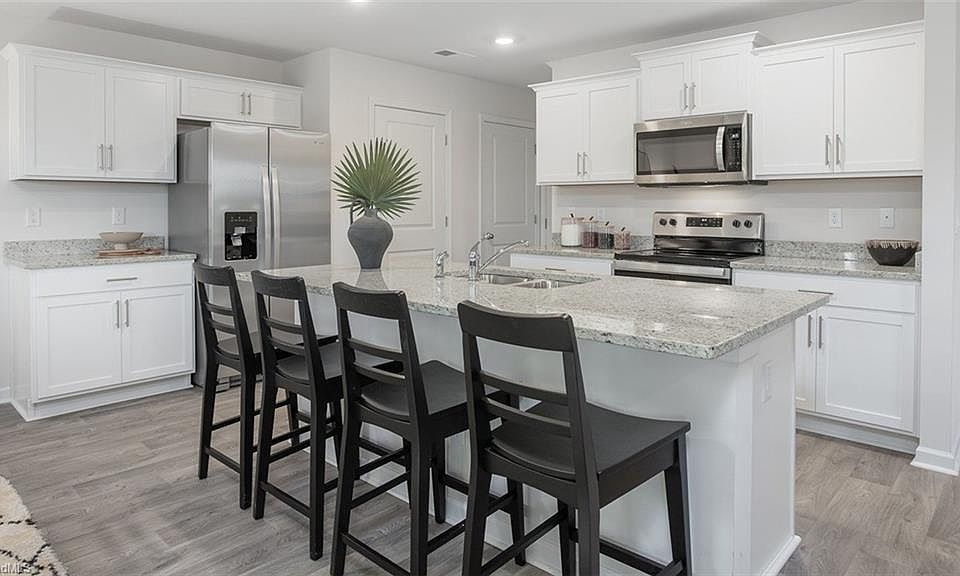 1st image of 4091 Yucca Ave