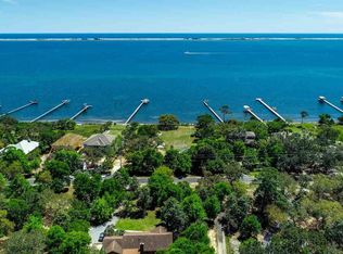 5041 Soundside Dr, Gulf Breeze, FL 32563