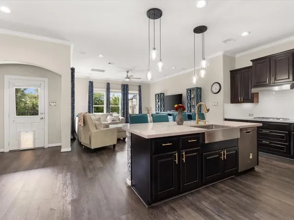 10215 Spring Shadows Park Cir, Houston, TX 77080