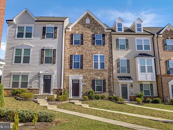 3rd image of 9424 Adelaide Ln