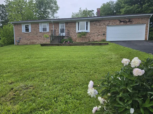 307 Fairview Heights Rd, Summersville, WV 26651