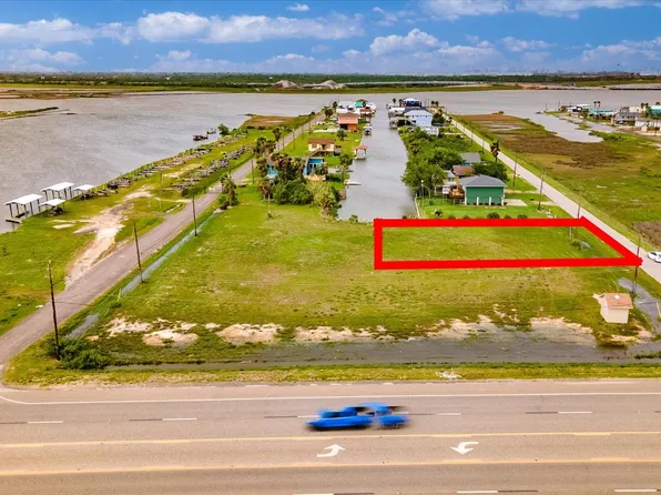 33&34 Beau Terre St Lot 33&34, Hitchcock, TX 77563