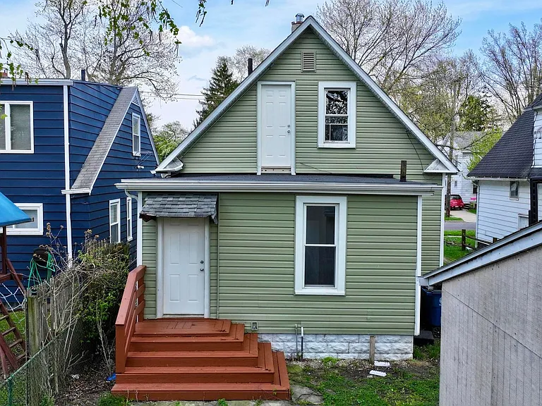 518 Myers St — Photo 17