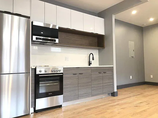 Rented by Premier Metro Realty Corp | media 18