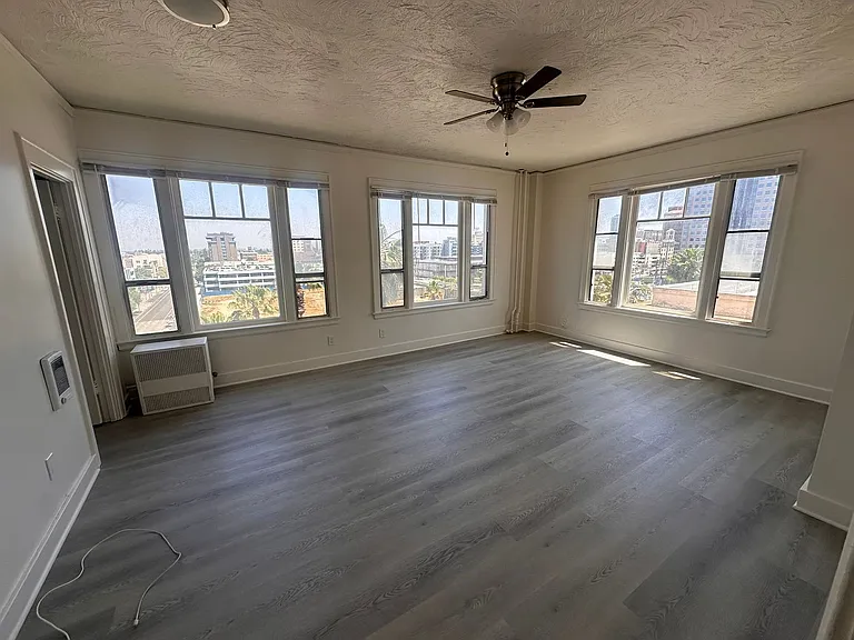 360 W Ocean Blvd #701 — Photo 2