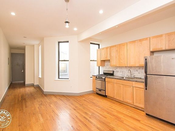 2nd image of 654 Park Pl #4MC