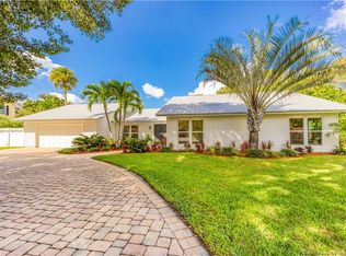 10 Ridgeland Dr, Sewalls Pt, FL 34996