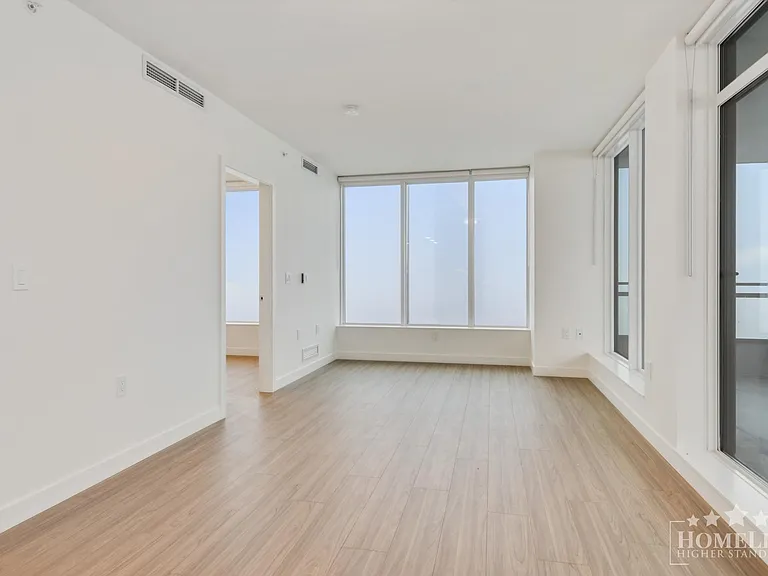 13675 107a Ave #3008 — Photo 4