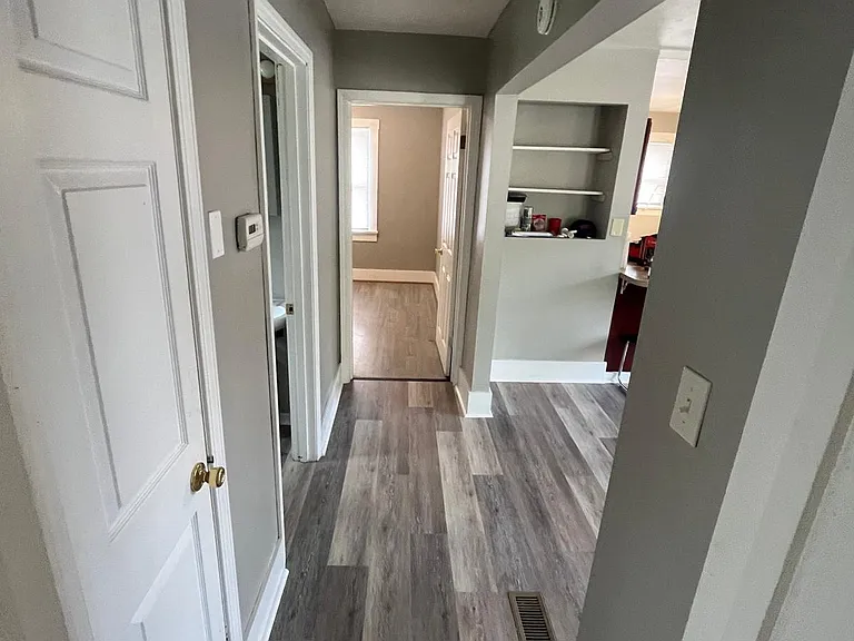 707 W Harrison Ave — Photo 4