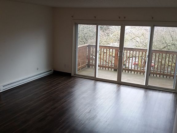 4th image of 3609 SE 42nd Ave APT 2