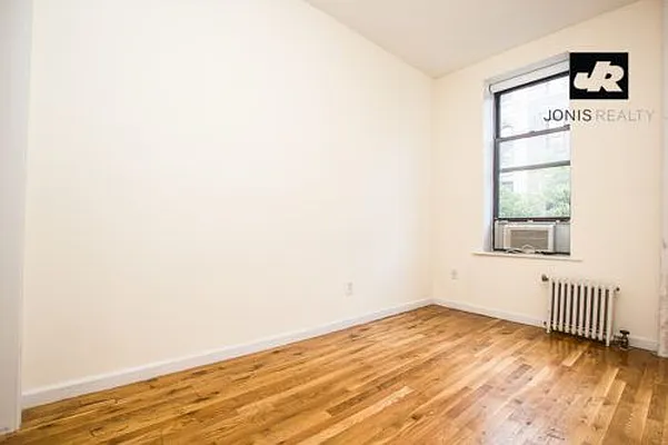 Rented by Jonis Realty | media 9