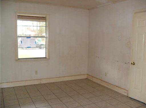 5th image of 7 Leggett Cir