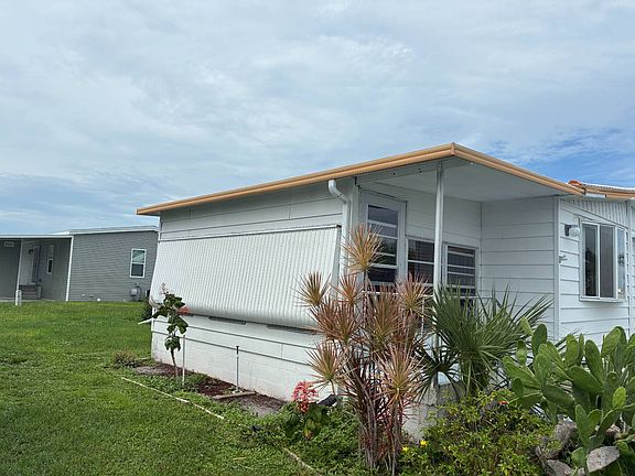 3rd image of 970 E Eleuthera Ave