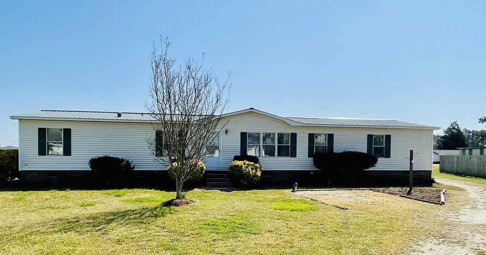 1st image of 2815 Bear Ln