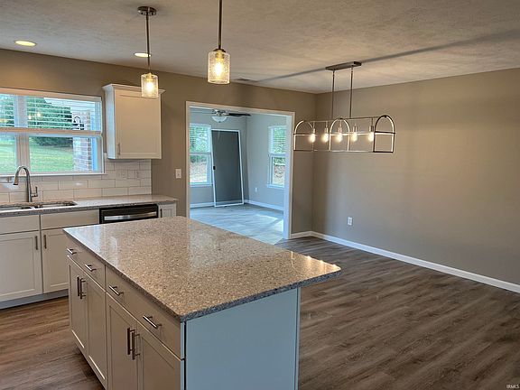 4th image of 1112 Frost Dr