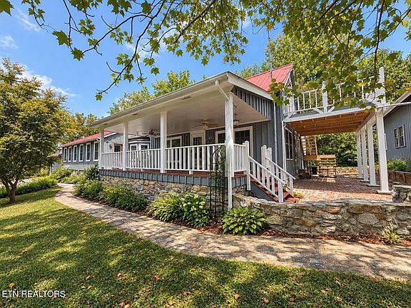 3rd image of 925 Tweed Springs Rd