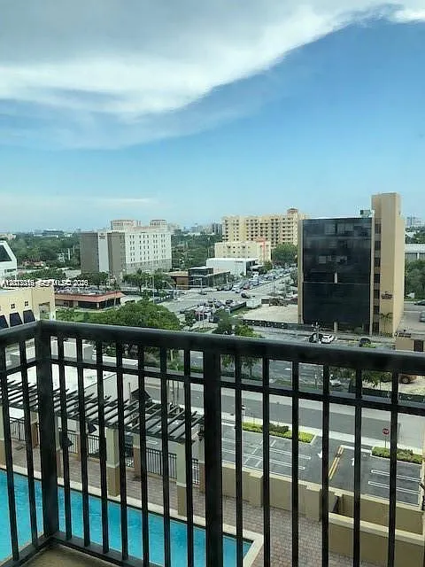 2 bed, 1009 sqft, $2,600 — Photo 4