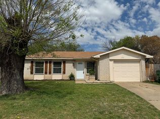 5725 Western Cir, Haltom City, TX 76148
