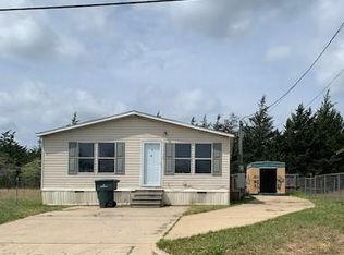 883 Ritchie St, Nacogdoches, TX 75964