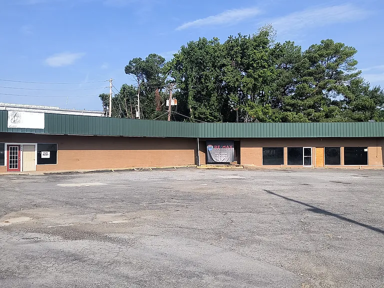 3714 Camden Rd — Photo 2