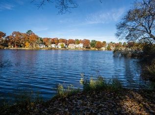 48 Lakeview Dr, East Wareham, MA 02538