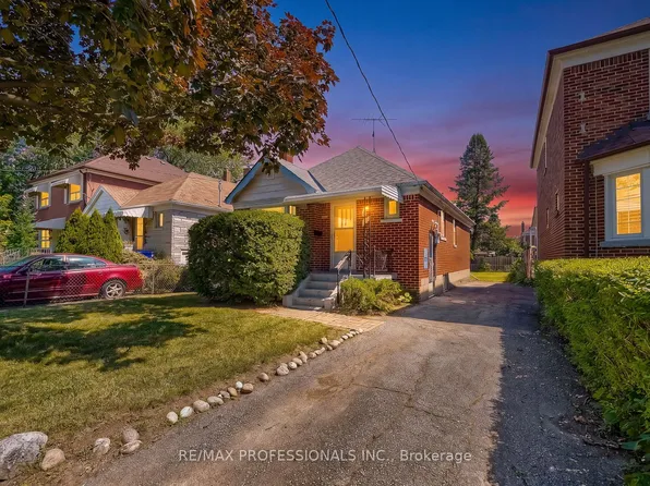 53 21st St, Toronto, ON M8V 3L8