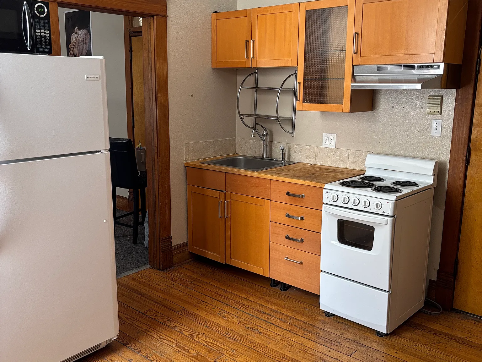 Studio, 2.5 bath, $1,150 — Photo 1