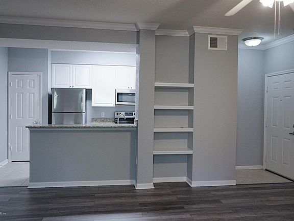 4th image of 8539 W Gate Pkwy Unit 624