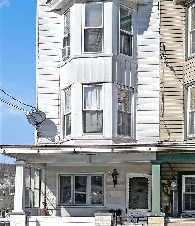 1st image of 601 E Bertsch St