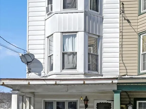 601 E Bertsch St, Lansford, PA 18232