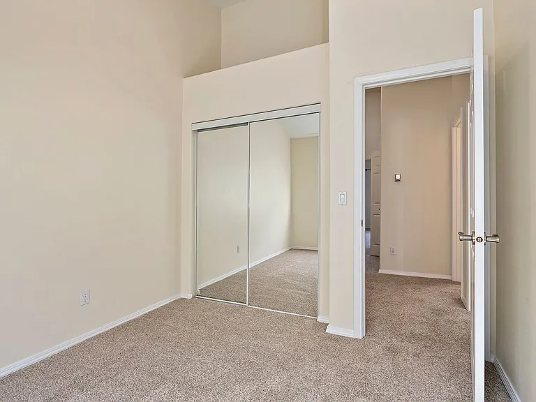 9284 SW Sweek Dr — Photo 21