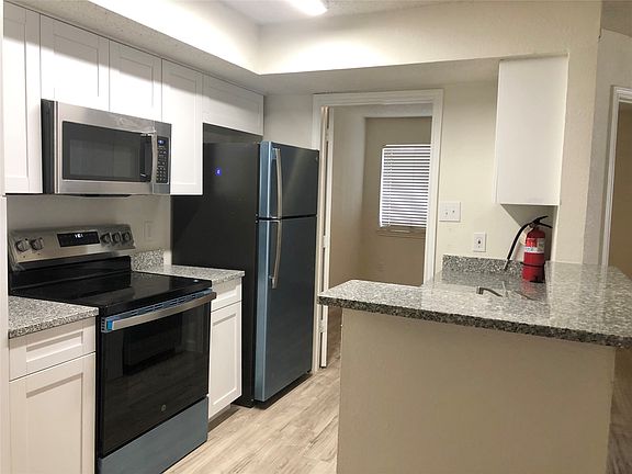 5th image of 9829 Walnut St APT O106