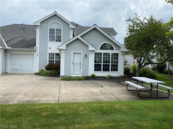 23461 Grist Mill Ct #3, Olmsted Falls, OH 44138