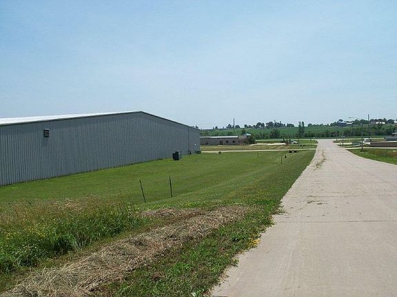 5th image of 275 Industrial Dr