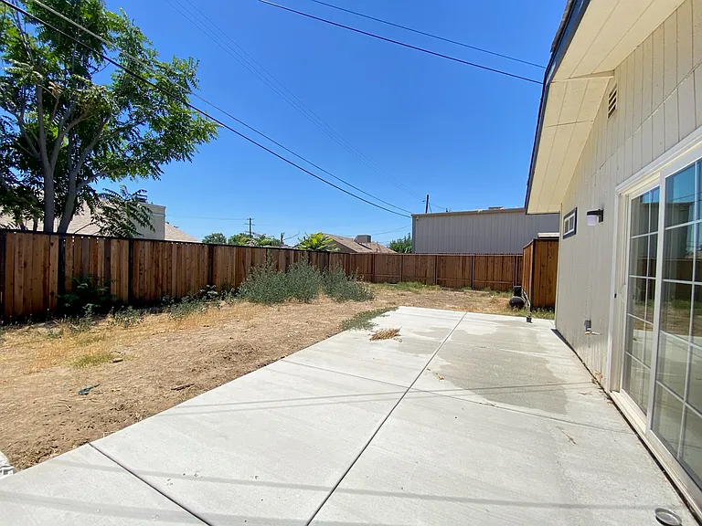 609 Belle Ave #C — Photo 10