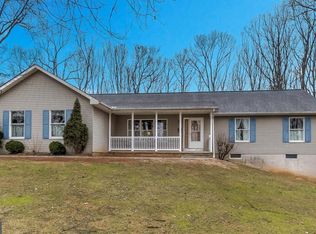 14298 Curvin Dr, Stewartstown, PA 17363