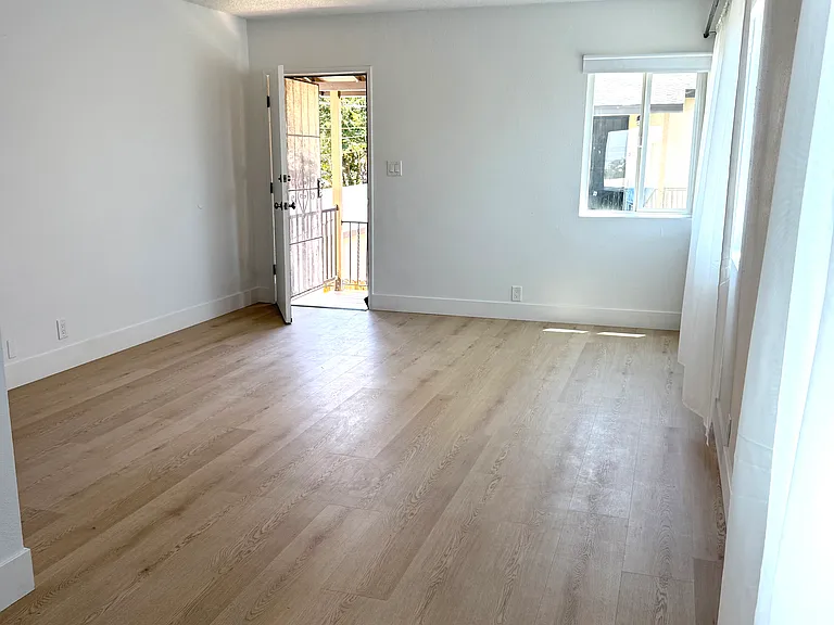 455 W Valencia Dr #D — Photo 5
