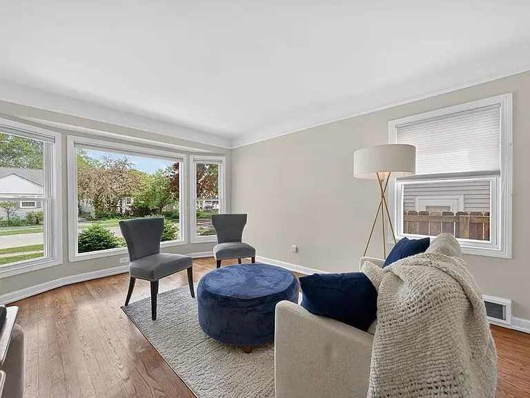 3311 Ellwood Ave — Photo 5