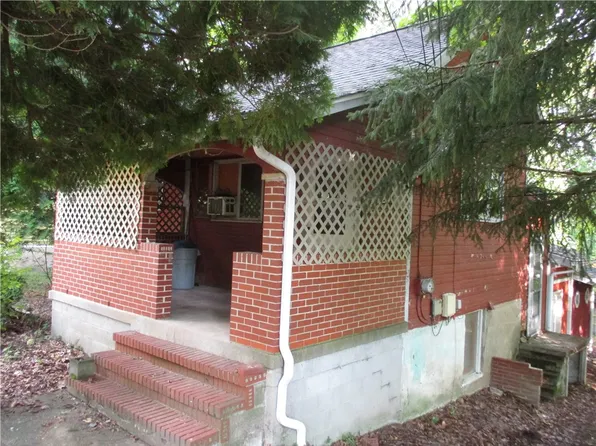1512 Woodland Ave, Glenshaw, PA 15116