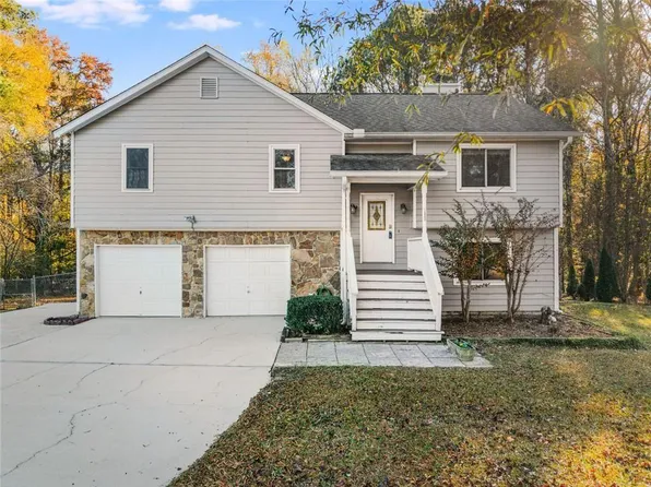 3580 Brookview Dr, Loganville, GA 30052