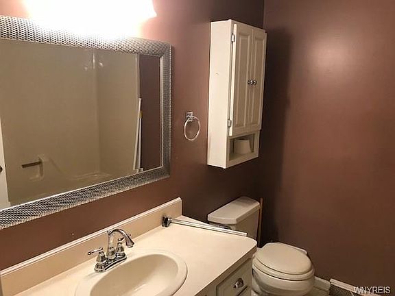 5th image of 23 Crownview Ter APT C