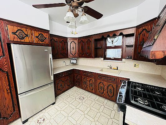 5th image of 1433 77th St Floor 1