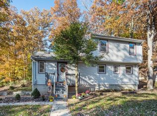 318 Brown Trl, Hopatcong, NJ 07843