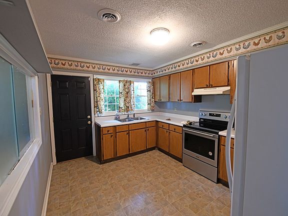 5th image of 504 Center St